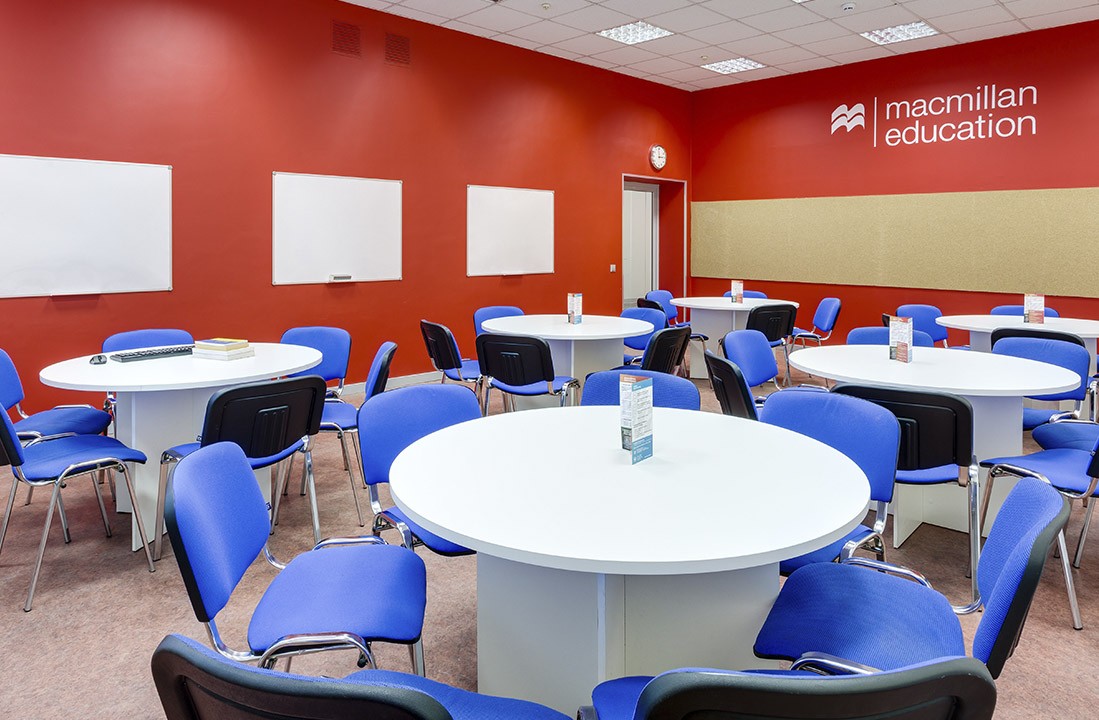 Фото тур Московской международной академии